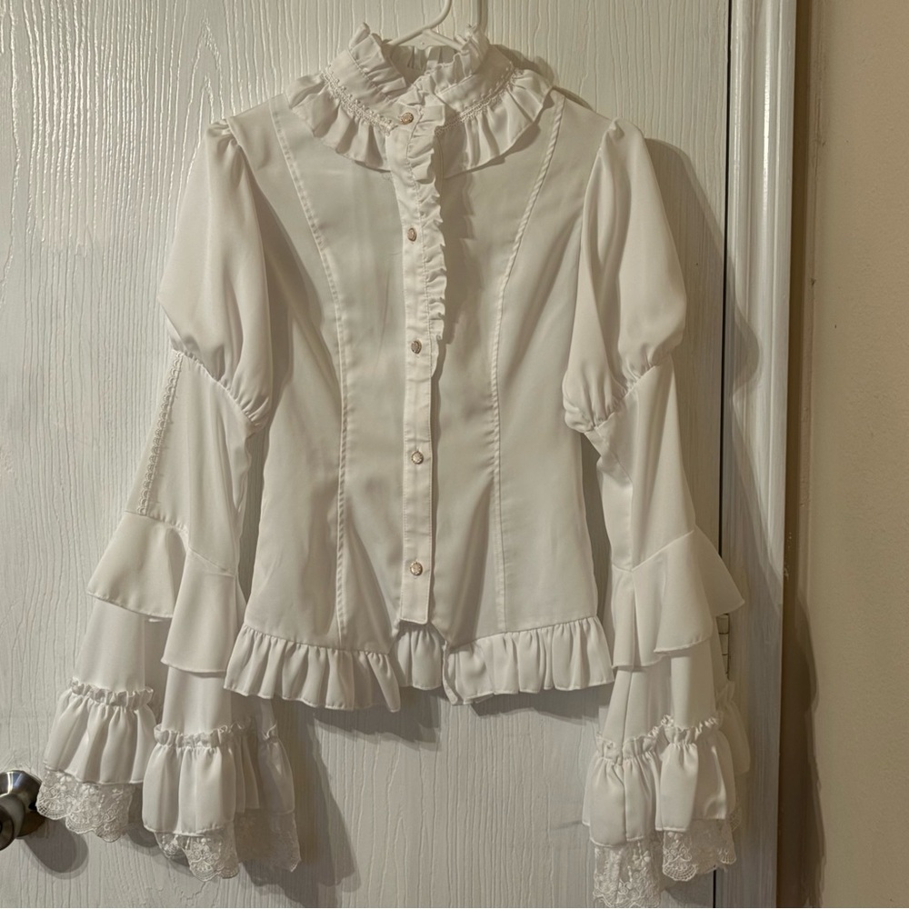 42Lolita Ocelot~Gothic Lolita Halloween Bat White Frilly Long Sleeve Blouse